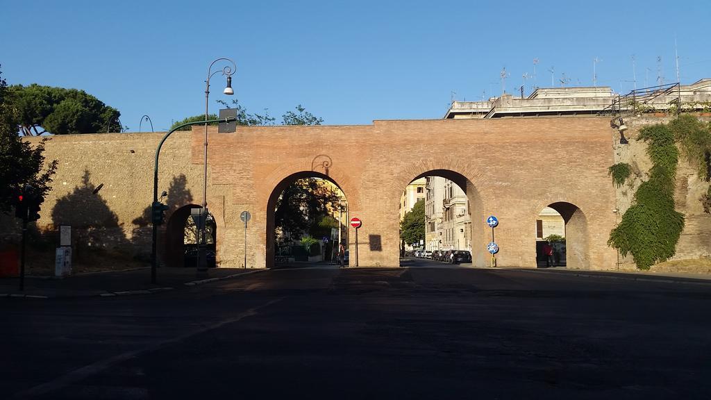 Termini Station Apartment Ai Due Cortili Presso Le Mura Aureliane Rom Eksteriør billede