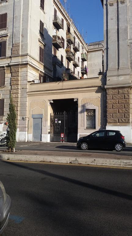 Termini Station Apartment Ai Due Cortili Presso Le Mura Aureliane Rom Eksteriør billede